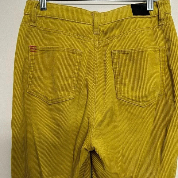 Urban Outfitters BDG Mom high rise corduroy pants. Size 27 - Picture 7 of 9
